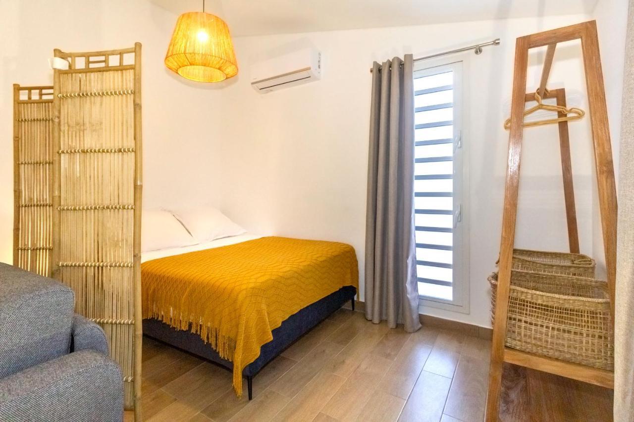 Idylle - Charmant Bungalow A 2 Pas Du Lagon لا سالين لو باين المظهر الخارجي الصورة